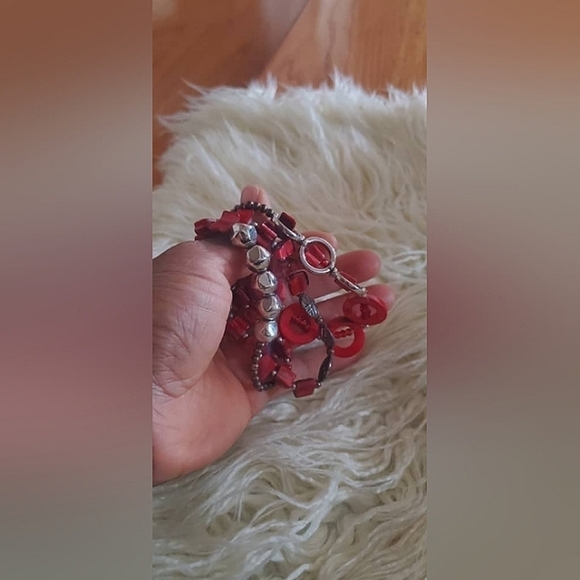 Red coral silver tones beaded Fashion Bracelet Set of 3.🌴 - Picture 4 of 6